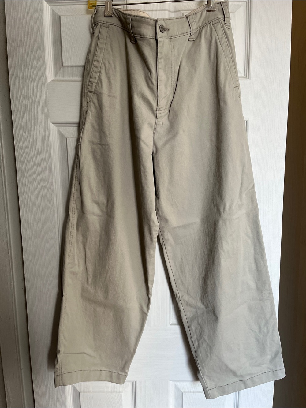 Hollister Men's Light Grey Chino Pants, size S